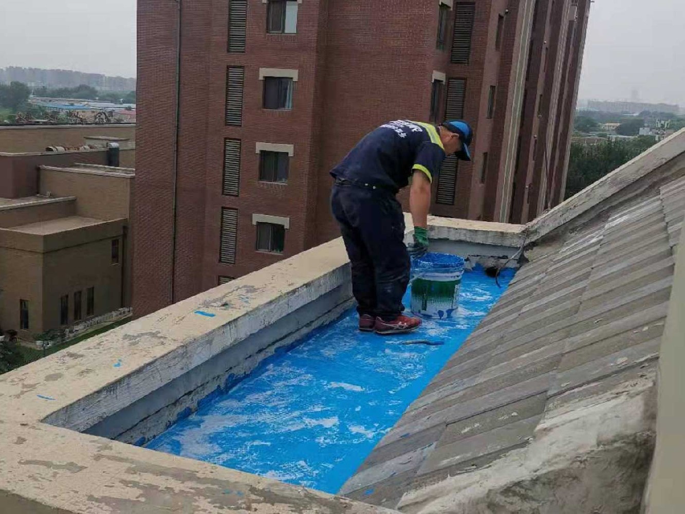 嘉兴楼顶防水补漏